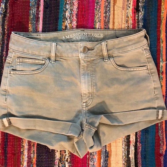 Olive green high waisted shorts - Picture 1 of 3